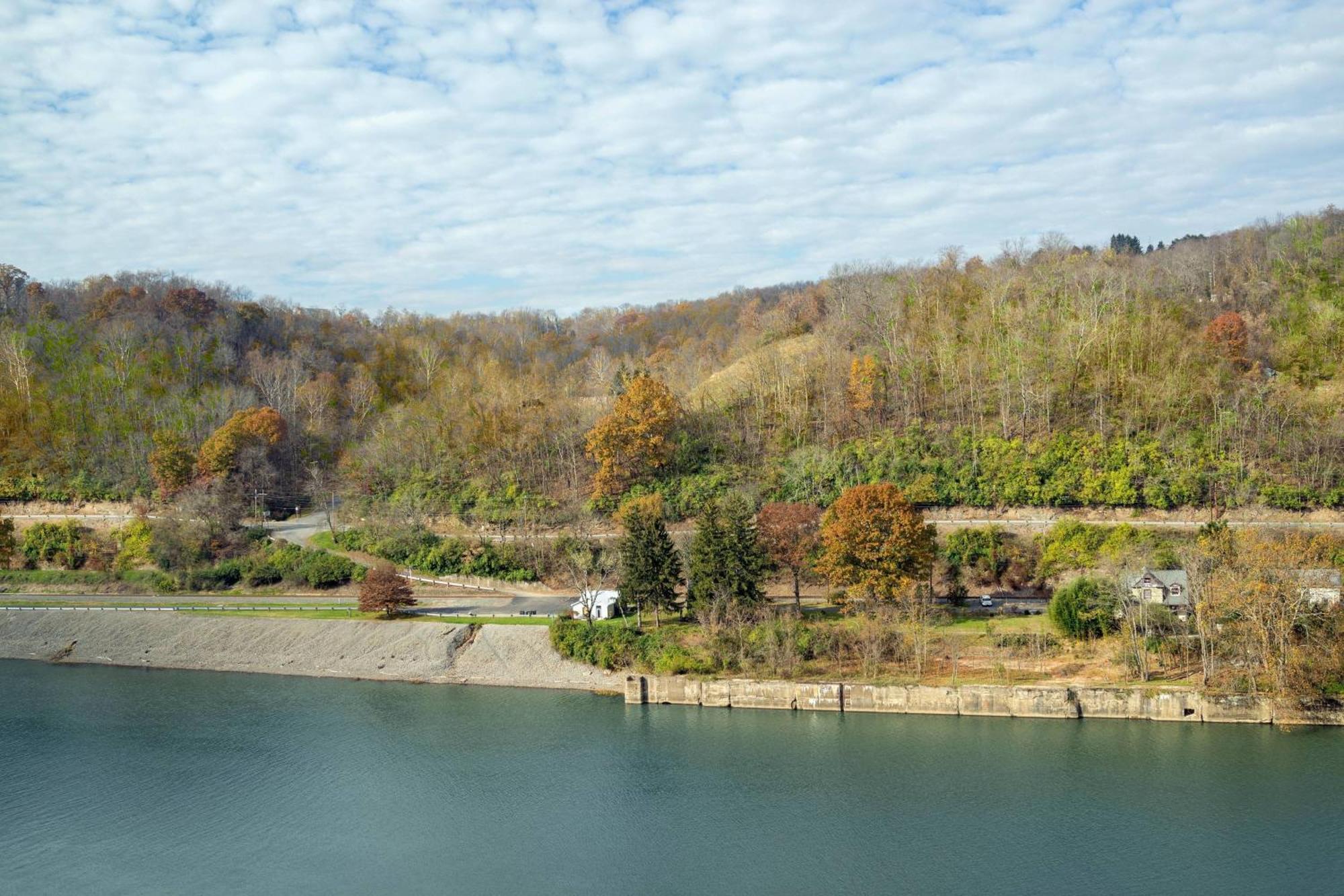 Morgantown Marriott At Waterfront Place Buitenkant foto